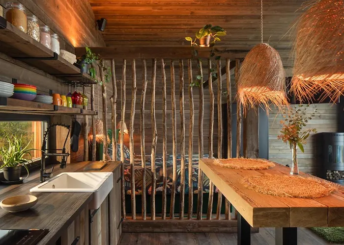 Aislamiento, Luxus Fahaz