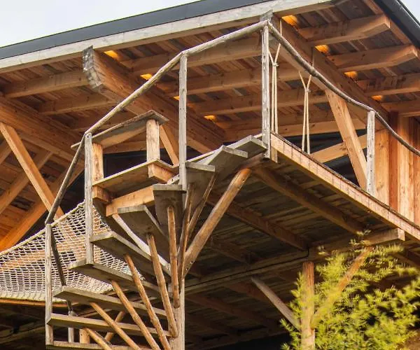 Aislamiento, Luxus Fahaz * זלאגרסג