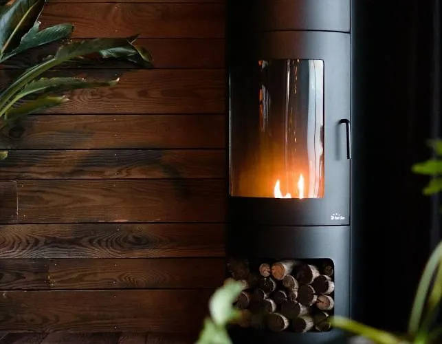 Aislamiento, Luxus Fahaz * זלאגרסג